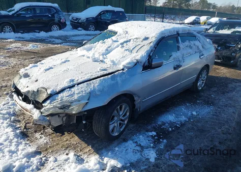 2004 Honda Accord 2.4 Lx from USA, damaged, VIN 1HGCM56334A110784
